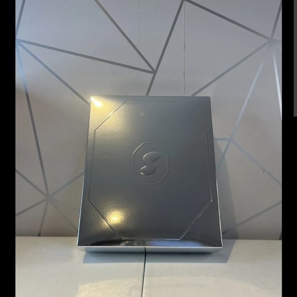 Skims Swarovski x Skims light grey heather brief in size L active wear - Picture 3 of 3